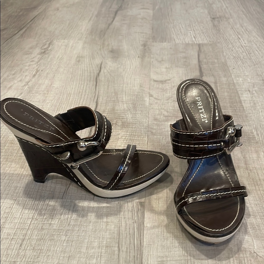 Pritzi Women's Black Wedge Sandals